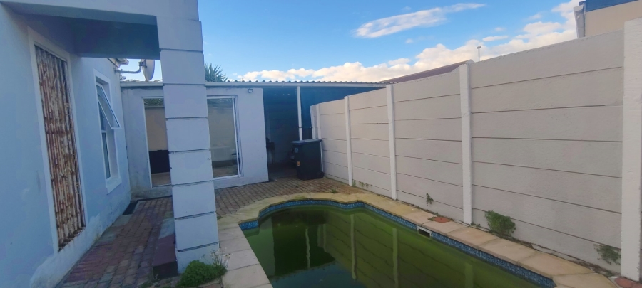 3 Bedroom Property for Sale in Rondevlei Park Western Cape